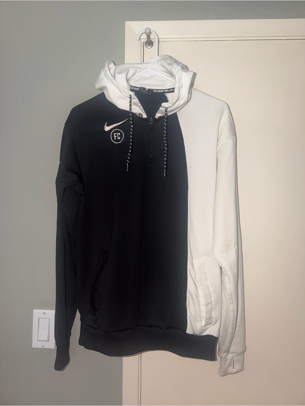NIKE MEN’s F.C. HOODIE